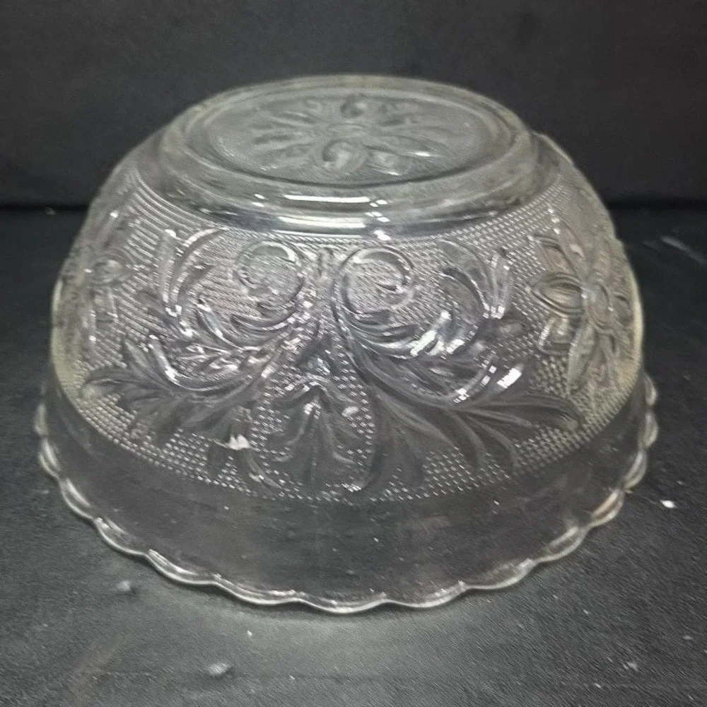 Anchor Hocking Clear Sunflower Serving Bowl, Vintage Pressed Glass‎ Centerpiece